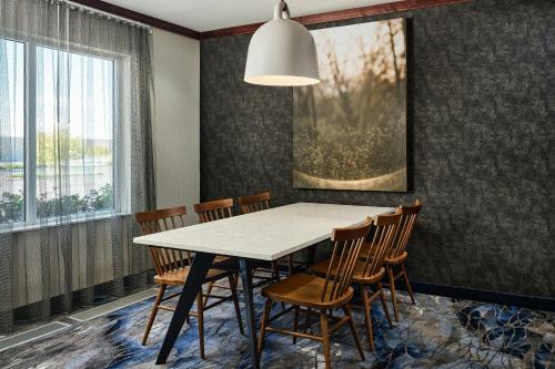 Fairfield Inn & Suites by Marriott Gillette - image 6