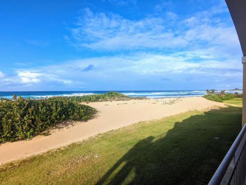 Kilátás, Peaceful Beachfront Two Bedroom Apartment in San Antonio (PR)
