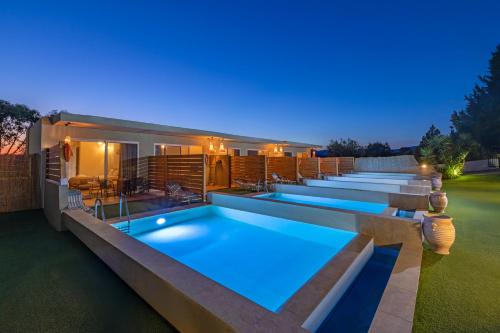 M&B Luxury Suites Charaki 1