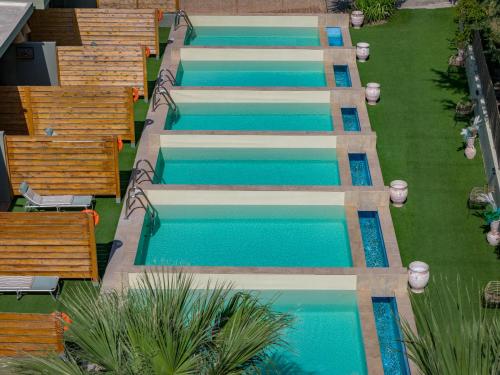 M&B Luxury Suites Charaki 2