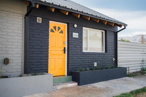 Casita del centro Esquel luz natural, wifi alto, ideal parejas, check in autónomo (Casita del centro Esquel luz natural, wifi alto, ideal parejas, check in autonomo) in Esquel