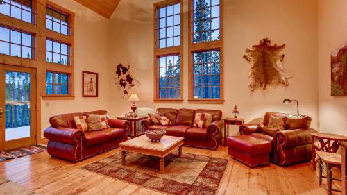 Mountain Lodge at Snowshoe: Beautiful Location, Views in Baldy Mountain