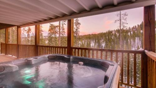 Mountain Lodge at Snowshoe: Beautiful Location, Views in Baldy Mountain