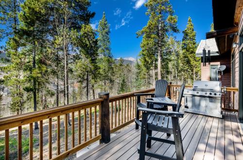 Dyer Trail Long Stay: Spacious Home w/ Mountain Views - image 5