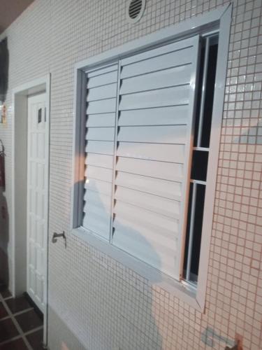 Apartamento Kitnet Completa - Mar Grosso - 400m da praia - Laguna SC - Condomínio Celina