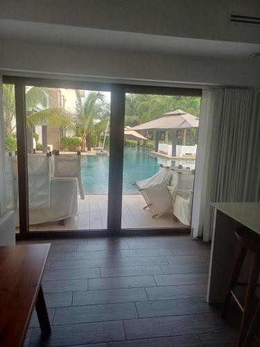 Monterrico Villa salida a Piscina y Jardin in Monterrico