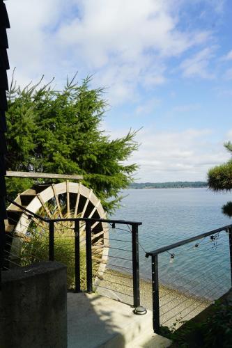 The Waterwheel in เบรเมอร์ตัน (WA)