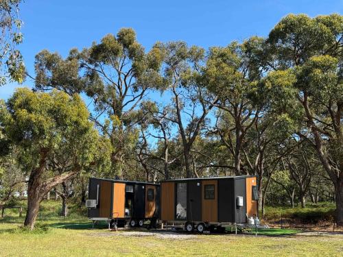 Bush Hideaway X by Tiny Away · Comaum