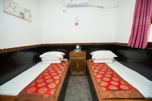 Pingyao Xiangshengyuan Guest House Pingyao Xiangshengyuan Guest House is conveniently located in the popular Pingyao area. Both business travelers and tourists can enjoy the propertys facilities and services. Service-minded staff will