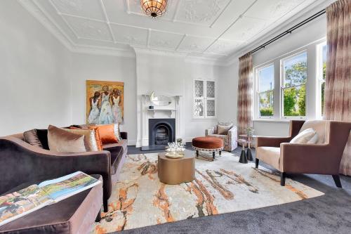 Merewether House 1910 - Iconic and Luxury Home – khách sạn tại Adamstown