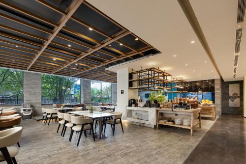 Restaurant, Atour Hotel Beijing Jinrong Street in Beijing