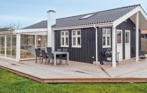 Lovely Home In Sjølund With Wifi