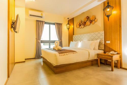 room detail thumbnail 1