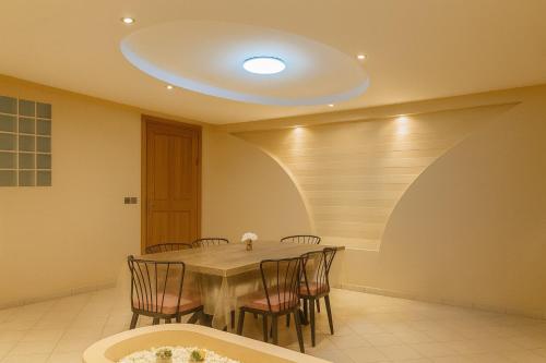 Luxury apartment with garden view in Najah