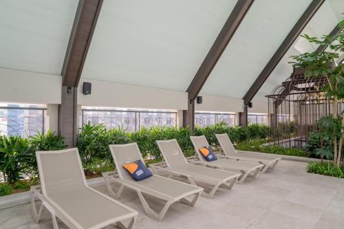 Swimming pool, Paxtonz Urban Luxe Walk to Mall! Free WiFi & Pool near Mutiara Damansara