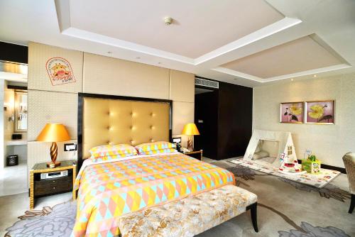 room detail thumbnail 1
