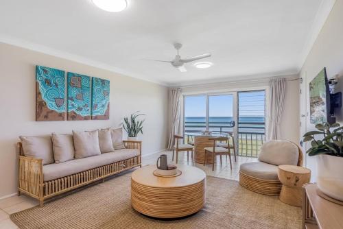 Absolute Beachfront Apartment 2T
