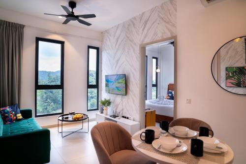 Paxtonz Urban Luxe Walk to Mall! Free WiFi & Pool near Mutiara Damansara