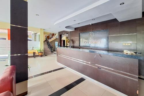 Lobi, Urbanview Hotel Gumilang Puncak in Megamendung