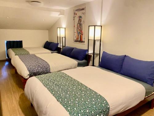 Great access to Umeda,USJ,Namba, Kyoto,Kobe Private old house