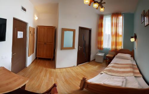 Pensiunea Muresul - image 10