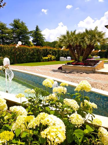 Regina di Saba Hotel - Villa Ricevimenti - Tap to explore photos