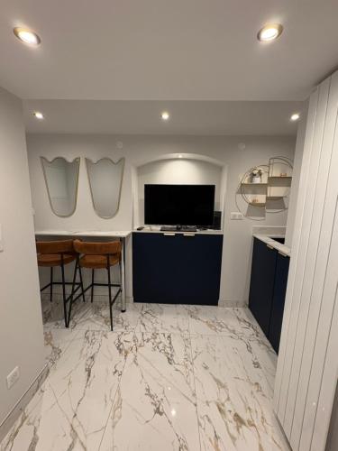 Studio neuf élégant Proche gare Mulhouse - Location saisonnière - Riedisheim