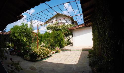 Atanasovi House - image 6