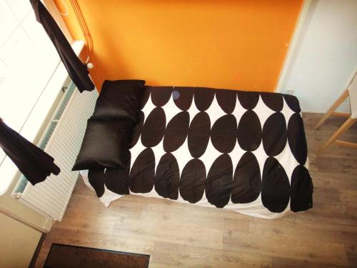 Orange Suite Studio – Amsterdam, NY