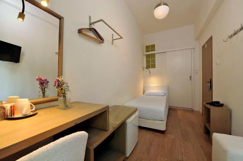 Dryades & Orion Hotel - image 5