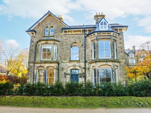 Castleton Suite, Buxton