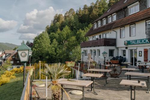 Terraza/balcón, Gastehaus Talblick - Schwarzwald Plus Karte inkludiert in Baiersbronn