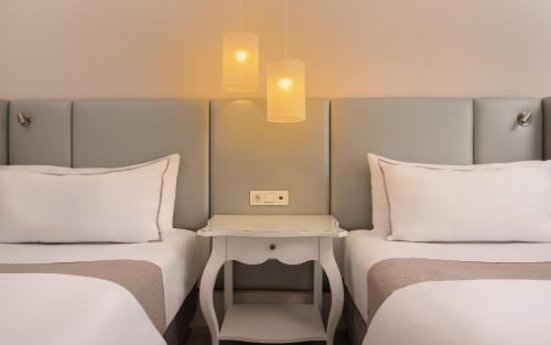 2 double beds