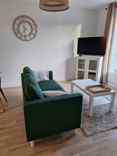 T2 rénové 3ème étage places parking résidence - Location saisonnière - Manosque