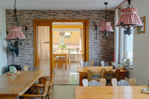 Restaurante, Gastehaus Talblick - Schwarzwald Plus Karte inkludiert in Baiersbronn