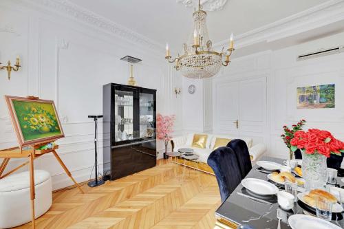 Luxury 2BDR 6P apartment - Arc de Triomphe - image 8