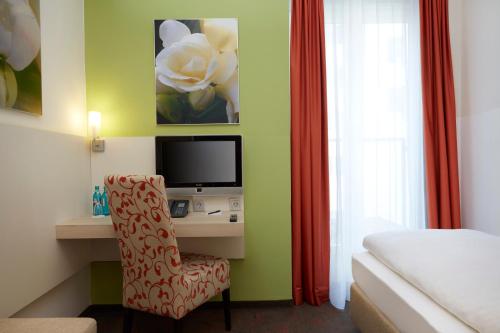 H+ Hotel München - image 6