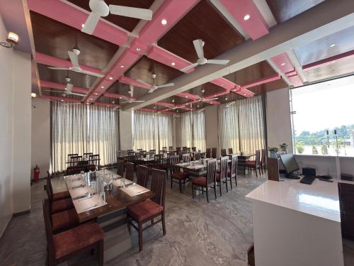 Daksh The Valley Resort - Saputara in Saputara