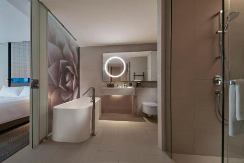 room detail thumbnail 2