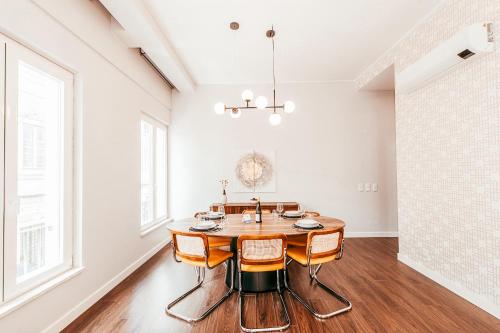 Elegant & Sophisticated Campo Ourique by GT House - image 3