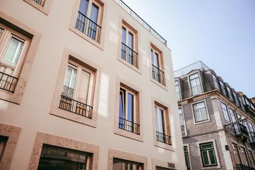 Elegant & Sophisticated Campo Ourique by GT House - image 10