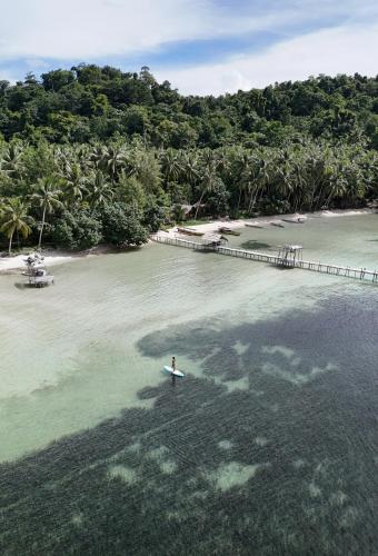 Voltants, Poki Poki - Togian Islands in Tanjung Pude