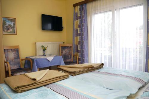 1 queen bed