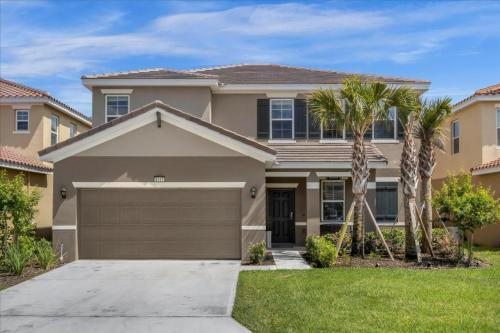 5 Bedroom- 4,5 Bathroom- Solterra 5117Oa in Davenport, USA