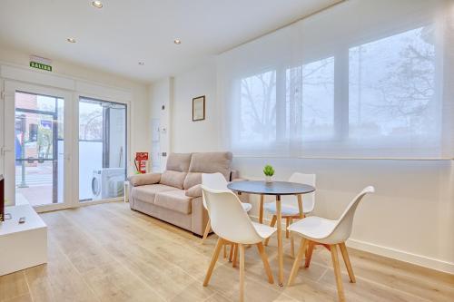 Apartamentos Jorgito by Clabao, Pamplona