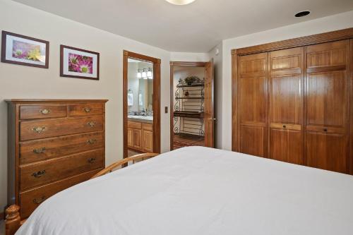 2 Sarazen-Golf View-4BR/3.5BA - image 11