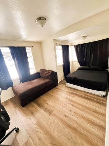 Van Nuys Homes for the Soul in Burbank