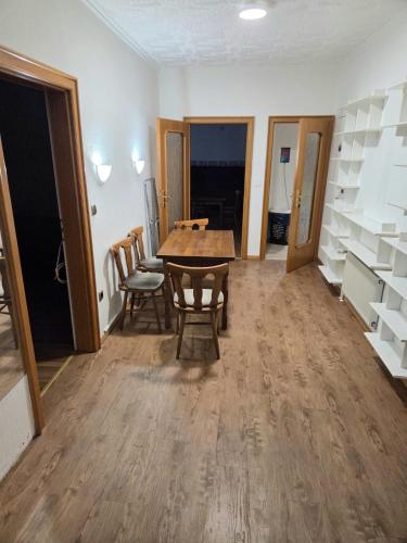 Monteur-Haus Lübeck Berlin Pankow, Reinickendorf, Glienicke-Nordbahn (Monteur-Haus Lubeck Berlin Pankow, Reinickendorf, Glienicke-Nordbahn) in 格林尼克橋