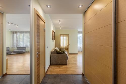 Elite centre, free parking, ultra-desirable 1 of 1, lux view, Riga (foto 5)