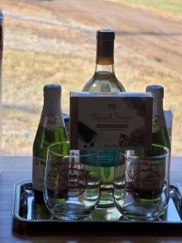 Cabin for Couples, Perfect for a Romantic Getaway in New Hampshire in Colebrook (NH)